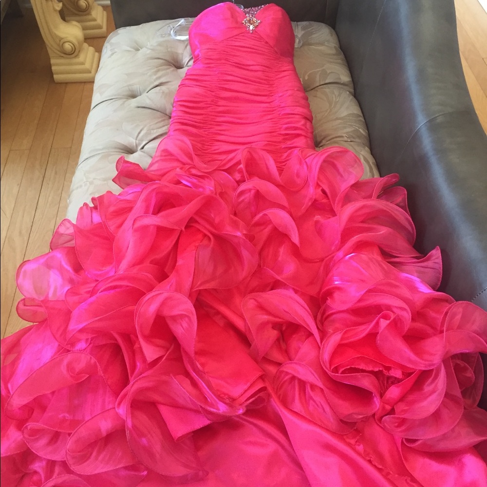 Hot pink mermaid prom dress.
